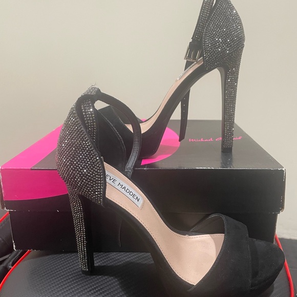 Steve Madden Black and Silver Heels - Picture 1 of 1